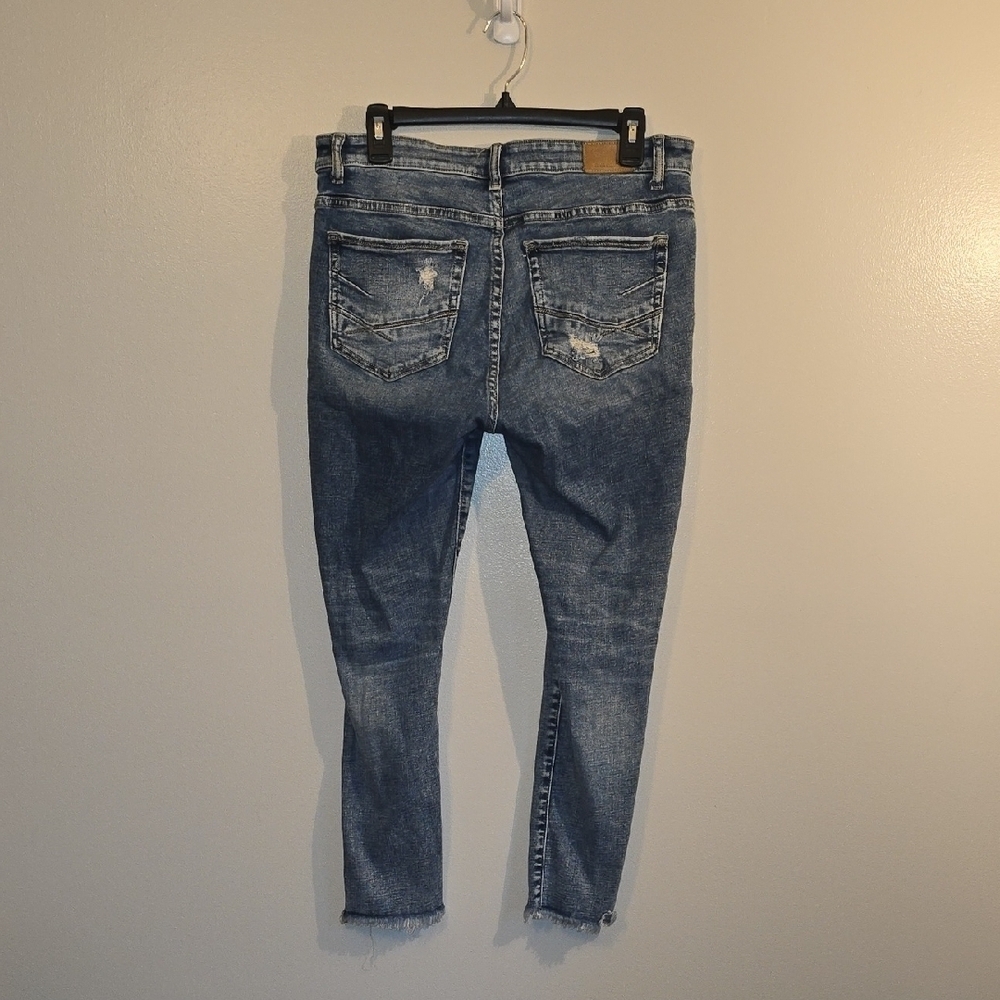 Trendy Distressed Skinny Jeans for Women LOT R2 - Picture 3 of 7